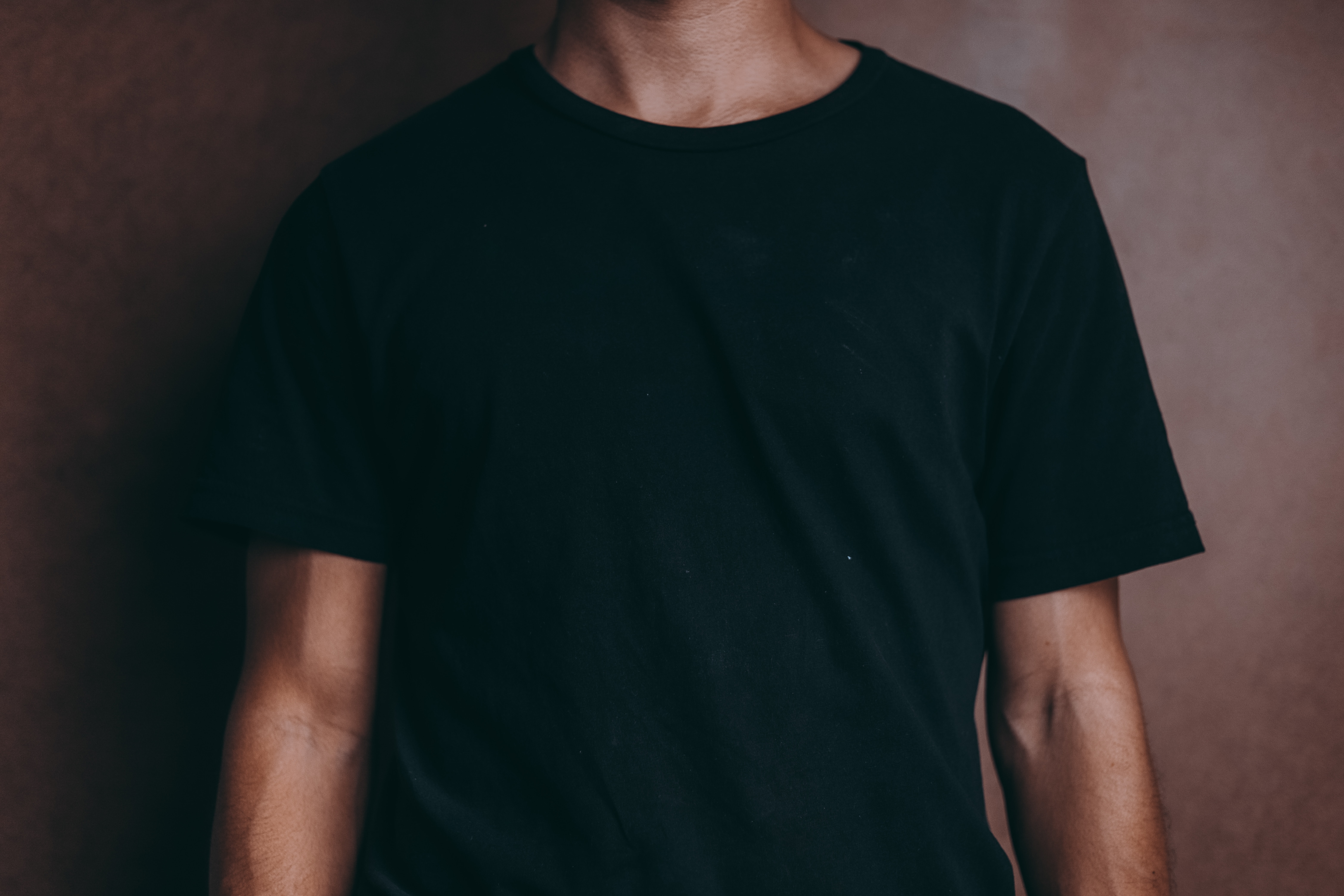 راهنمای خرید تی شرت مردانه برای استایل روزمره