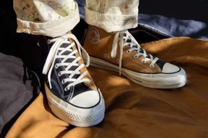 HOW TO WEAR CONVERSE SNEAKERS